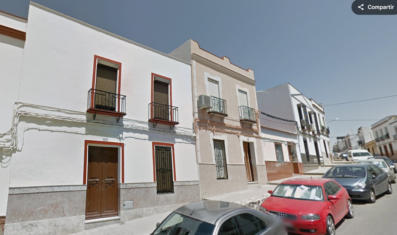 SIN COMISION DE INMOBILIARIA, CASA EN VENTA EN EL PUEBLO DE AGUILAR DE LA FRONTERA